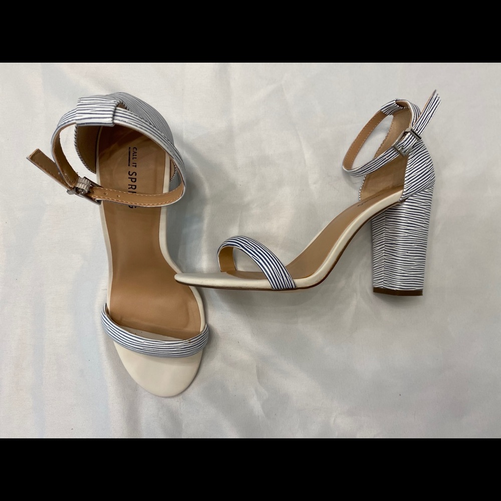 Chunky heel with single strap